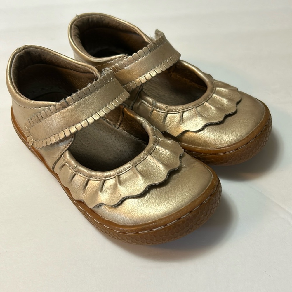 Livie and Luca gold leather Mary Jane shoes
Size 10M